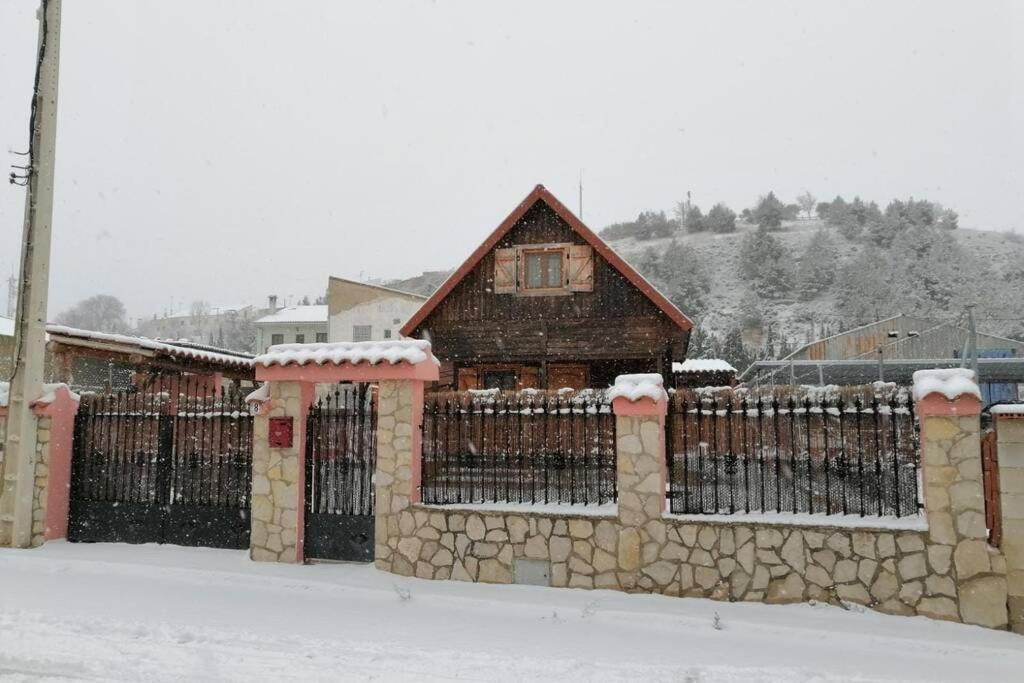 Cabana De Madera Especial Y Acogedora Cardenete Zewnętrze zdjęcie
